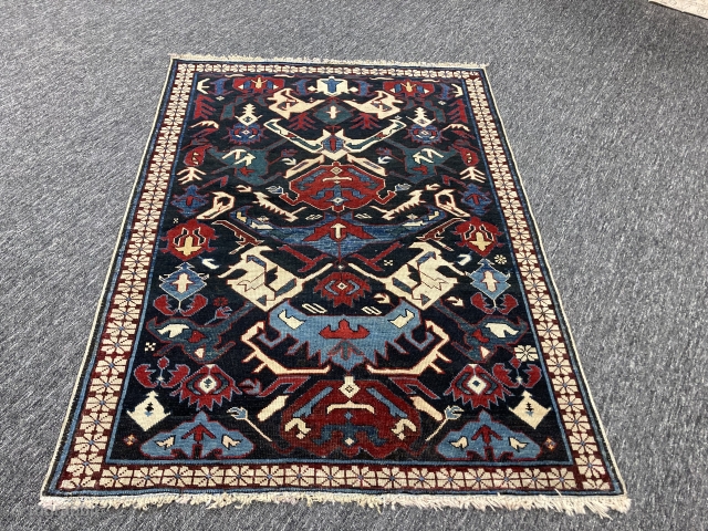 Antigue bicof rug size cm  120x086 feet 2”10x3”11                        