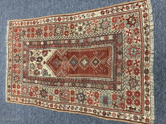Antigue milas rug size cm 165x103 feet 3”5x5”4                         