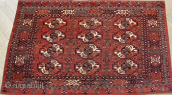 12–Gül Kisilayak-Tschowal, circa 143 x 85 cm, orgininal sides and ends, lot of green, blue and light-red colours.
A decorative piece, middle of 19 century, very nice.

Price: on request, more information: www.adil.besim.at



  