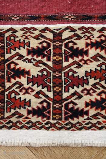 Extremeley fine Tekke Ak Tschowal in Nimbaft-quality, circa 115 x 74 cm,
part knotted and Kilim,
19th century, perfect condtion, nice, bright colours.

Price: on request, more information: www.adil-besim.at

       