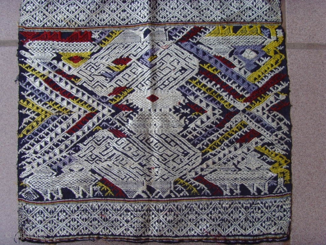 Tai Lue weaving, cotton supplementary weft with silk embroideries.
Minority group Laos and Thailand.
Early 20th century.
0.36 X 0.34  m
              