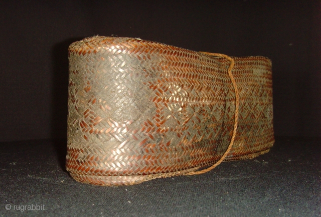 Fine antique hand wooven basket.
Thailand                            