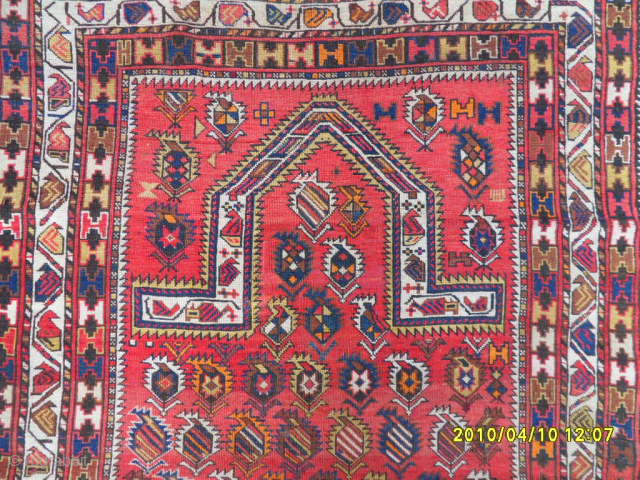 Antique Caucasian Marashali Rug
Size: 185 x 125 cm.
Mail: makifhali@yahoo.com