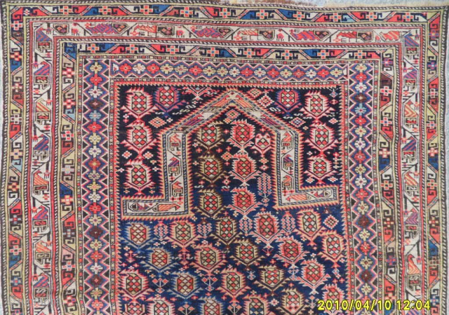 Antique Caucasian Marashali Rug
Size: 140 x 115 cm.
Mail: makifhali@yahoo.com                        