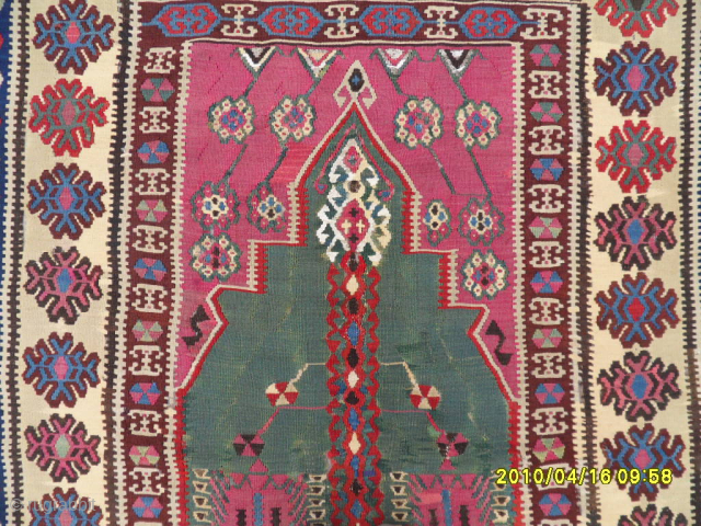 Antique Erzurum Kilim
Size: 195 x 140 cm.
Mail: makifhali@yahoo.com                         