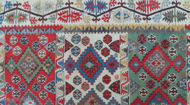 Antique Cappadocia Aksaray Anatolian Kilim
Size: 400 x 75 cm.
Mail: makifhali@yahoo.com                       