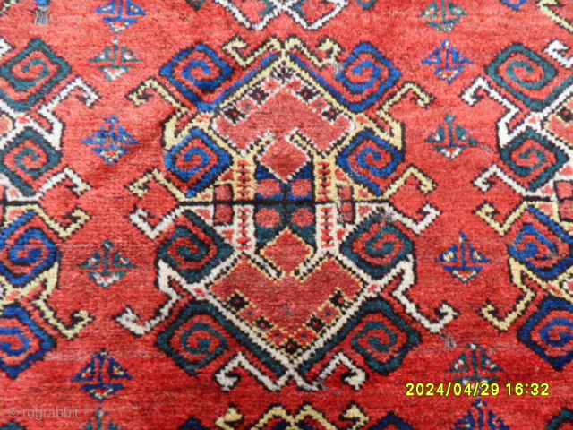 Antique Beshir Rug
Size: 190x123 cm.                            