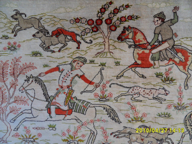 Seiden Hereke Hunting Scene
Size: 65 x 95 cm.
Mail: makifhali@yahoo.com                        