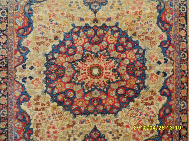 Antique Hacı Celili Rug
Size: 173 x 138 cm.
Mail: makifhali@yahoo.com                        