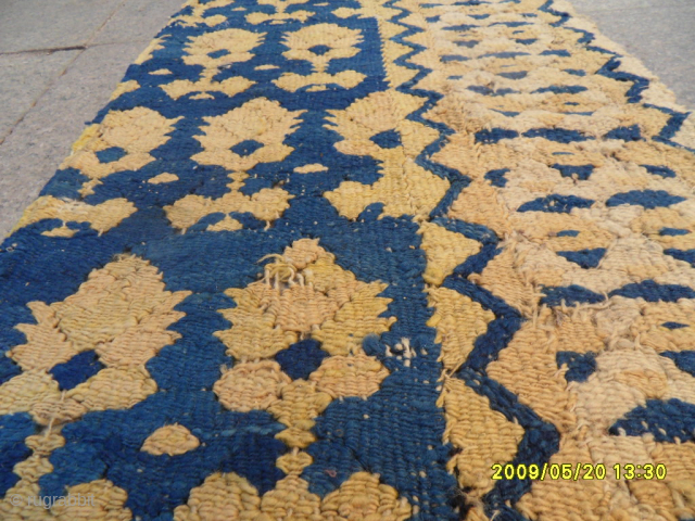Antique Anatolian Rug
Size: 310 x 48 cm.
Mail: makifhali@yahoo.com                         
