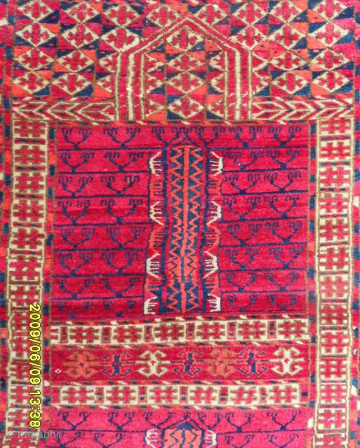 Antique Turkmen Enshi Rug
Size: 138 x 117 cm.
Mail: makifhali@yahoo.com                        