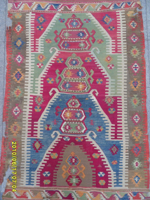 Rare Antıque Anatolian with stairs Kelim Realy Good Piece. size: 170x115
Communication mail: makifhali@yahoo.com. Mobile: +905324212758...