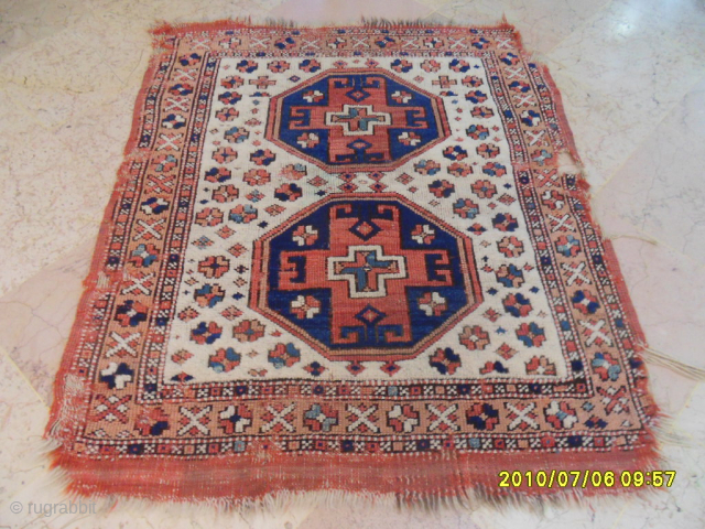 Antıque Anatolıan Bergama Carpet size: 102x93
makifhali@yahoo.com