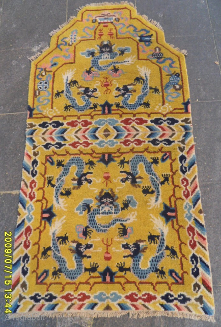 Antique China Dragon Rug
Size: 155 x 80 cm.
Mail : makifhali@yahoo.com                       