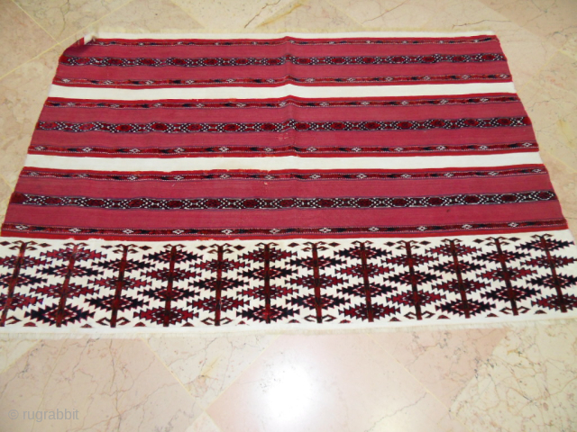Antıque Turkoman Yamout Chuval White Stripe is Cotton size:117x75
makifhali@yahoo.com
GSM: +905324212758