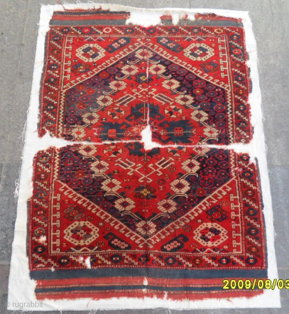Antique Bergama Fragment
Size: 135 x 97 cm.
Mail: makifhali@yahoo.com                         