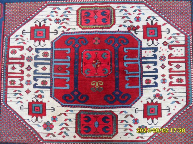 Antique Caucasian Karacoph Rug
Size:220x187 cm.
Mail : makifhali@yahoo.com                          