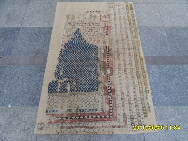 Gördes Fragment Carpet Prayer. size: 155x90 cm.                          