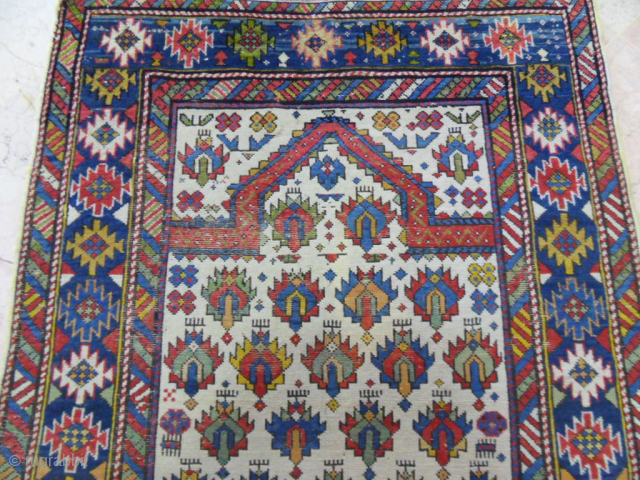 Antıque Caucasıan Shirvan Marashali size: 130x93 
mail. makifhali@yahoo.com                         