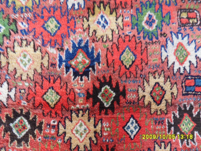 Antique Gabbeh Rug
Size: 180 x 150 cm.
Mail: makifhali@yahoo.com                         