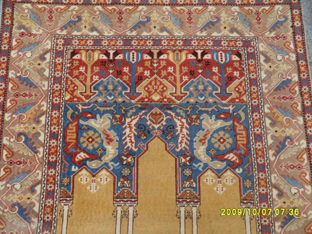 Antique Transylvania Tuduk Rug 
Size: 215 x 140 cm.
Mail: makifhali@yahoo.com                       