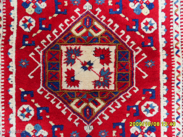 Anatolian Canakkale Rug
Size: 202 x 155 cm.
Mail: makifhali@yahoo.com                         