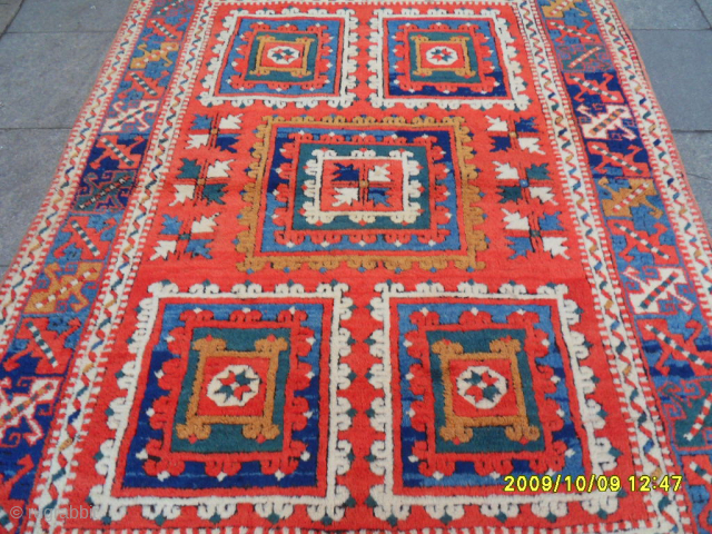 Anatolian Balıkesir Rug
Size: 193 x 145 cm.
Mail: makifhali@yahoo.com                         