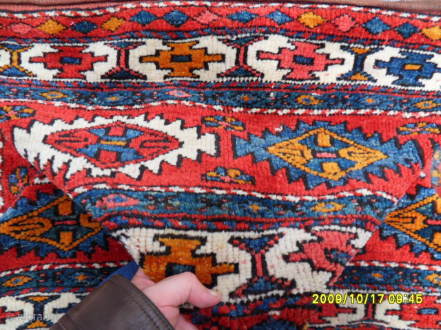 Antique Shahsavan Beshik
Size: Long Panel : 100 X 43 cm.
Short Panel : 50 x 43 cm.
Mail: makifhali@yahoo.com                
