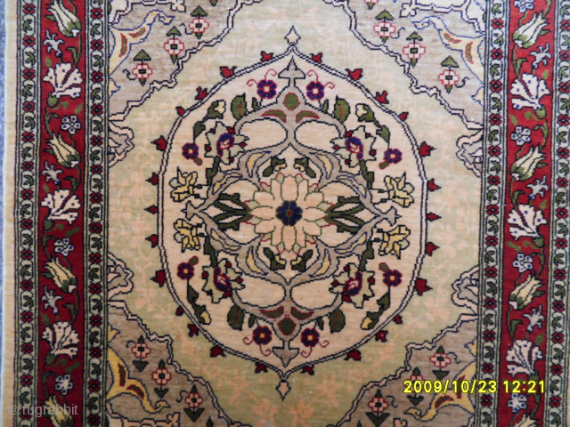 Hereke Silk Carpet 
Size: 63 x 48 cm.
Mail: makifhali@yahoo.com