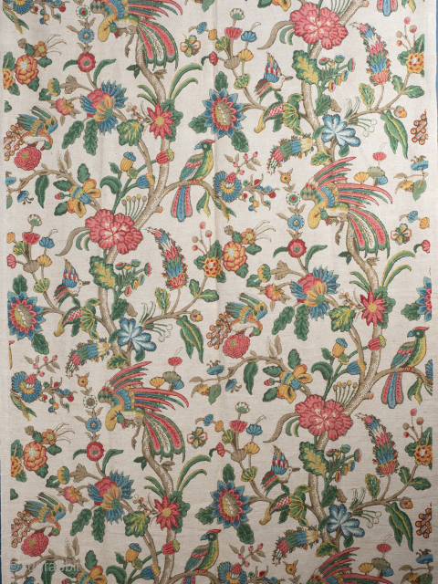 Block Printed 1920’s Chinoiserie Textile Panel

A large and completely unused length of block printed linen featuring a vibrant Chinoiserie Tree of Life pattern. European, circa 1920’s. 247cm x 131.5 cm (97 x  ...