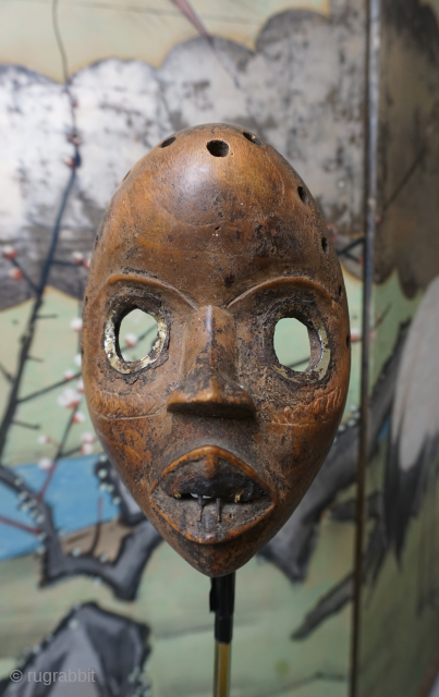 Excellent small Dan Mask, size 19 cm x 12 x 8 (height x width x depth). Old collection number on the back. From an established Dutch collection, acquired at auction. Reducing my  ...