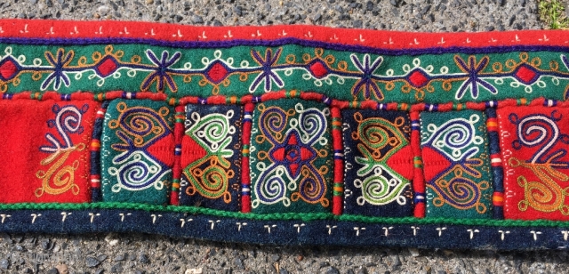 Finest Lakai embroidery, felt belt, size 48 x 3.5 inch (122 x 9 cm). This was bought by my grandmother in The Hague in the 1930's, and dates first quarter 20th century.  ...