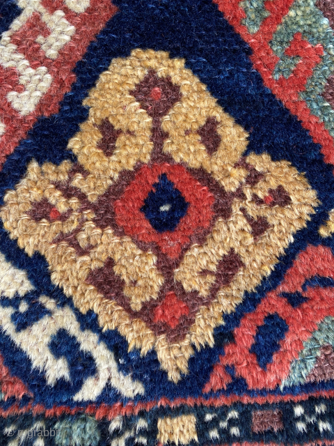 Jaff with excellent colors, wool and drawing. Especially the drawing. Free, inspired, educational. You can see the weaver progress. The bottom part is wonky, the top nears perfection. Colors and wool are  ...