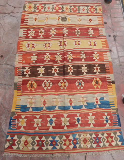 Antique West Anatolian Dazkırı Kilim