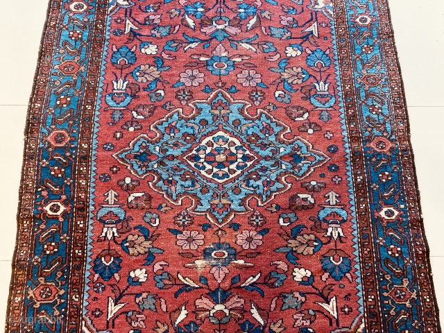 Antique Heriz Karaca Rug 
Size:220x155 cm .....Contact at. anatolianpicker@gmail.com                        