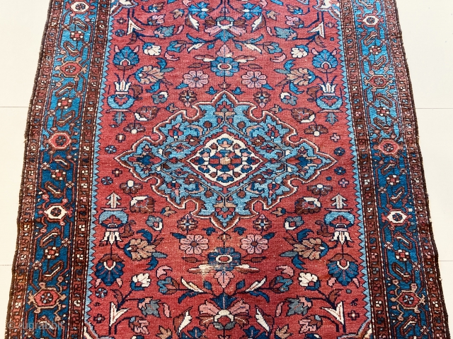 Antique Heriz Karaca Rug 
Size:220x155 cm .....Contact at. anatolianpicker@gmail.com                        