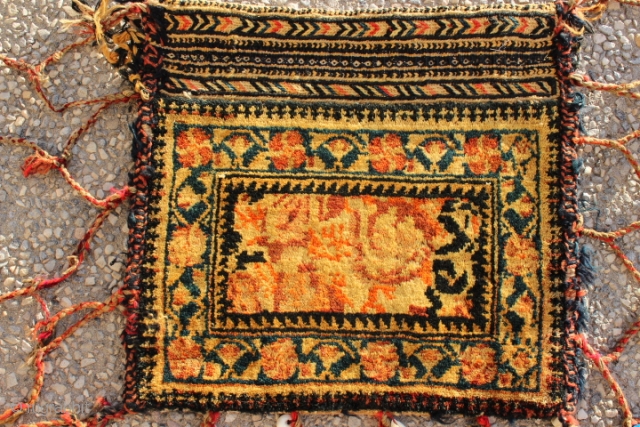 Very unique 80-90 years old Persian Afshari hand-knotted piled chanteh with original plain weave back with natural dyes & 100% wool CATEGORY: Persian ORIGIN/TYPE: Afshari / Old rose design AGE CLASSIFICATION: 1930+  ...