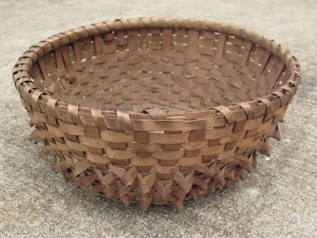 Antique Micmac basket, also Mi'kmaq, hand woven ash splints with curlicue fancy work, ca.1900, probably Maine, but the Smithsonian has 2 similar baskets with an attribution to Nova Scotia, see numbers 15/1967  ...