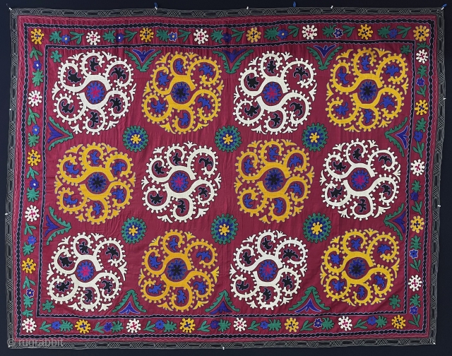 Uzbekistan - Samarkand Silk Embroidered Suzani & Wall Hanging Decoration. Silk Embroidery on Cotton Fabric. Size - ''225 cm x 175 cm'' turkmansilver@gmail.com          