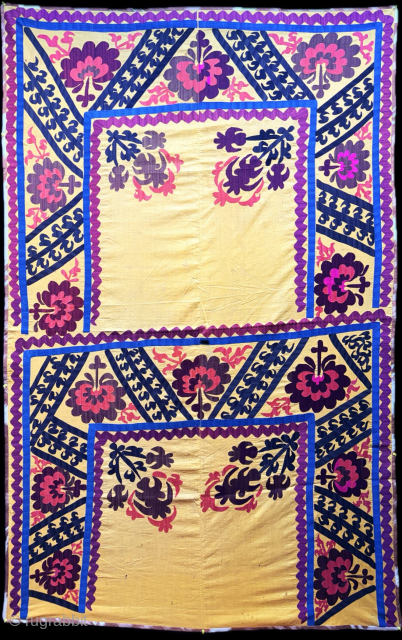 Uzbekistan - Samarkand silk embroidered window blind suzani. Fine cross stitched silk embroidered on cotton. Size : 78.5'' x 49'' - ''200 cm x 125 cm'' turkmansilver@gmail.com.      
