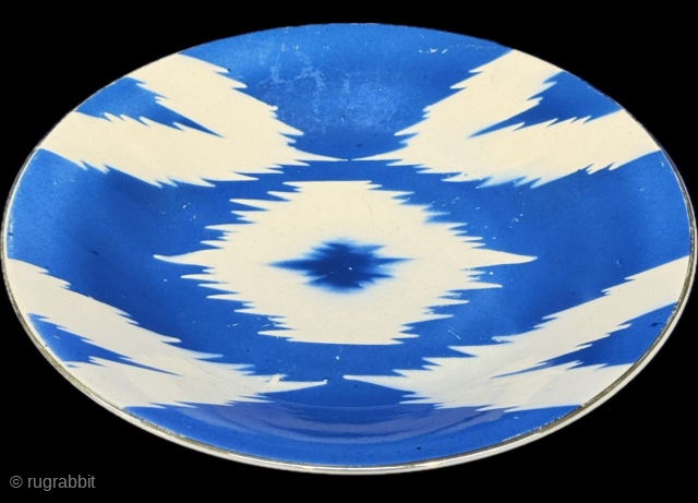 Uzbekistan - Tashkent Kuznetsov ikat design ceramic plate. Size : Height : (2'' x 5 cm'') - Circumference : (40'' x 102 cm''). turkmansilver@gmail.com.