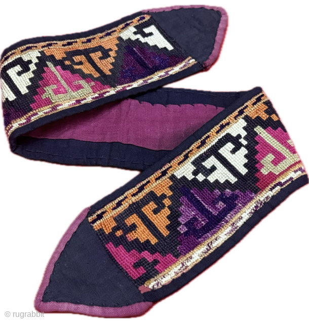 Uzbekistan Lakai silk embroidered headband. İt has a plain cotton backing. İt is in good condition. Circa - 1920 - 30s. Size : (20.5'' x 2.5'') x (''52 cm x 6.5 cm''). ...