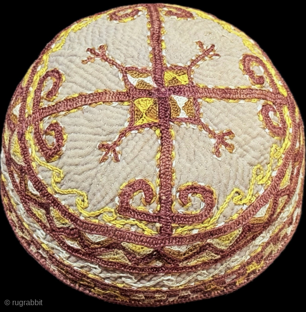 Turkmen - Yomud tribal silk embroidered child skullcap & hat. Used and has it is patina with great condition. Height : 3.5'' x 9 cm x Circumference : 17.5'' x 45 cm.  ...