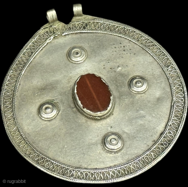 Antique Turkmen silver pendant with carnelian. This one survived in good hands with great patina showing that it was used and taken care of. İt is in great condition. Size : (4'' ...