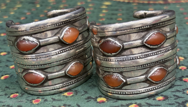 Turkmen - Ersary antique silver bracelets. Circa - 1900 or earlier. It has great patina from use and survived in respectful dowries to the present days. Fairly in good condition. Collectible bracelets. ...