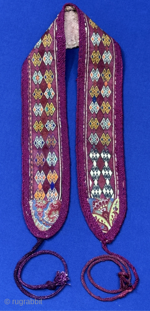 Antique Uzbekistan fine silk embroidered headband. Fine silk embroidery with saturated natural colors from vegetable dyes. Fairly in good condition. Size - 23.5'' x 2'' - ''60 cm x 5 cm'' turkmansilver@gmail.com. 