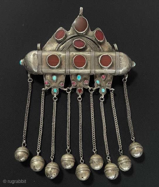 Central-Asian Antique Turkmen - Ersary Tribal Silver Amulet Tumar Necklace with Carnelian and Gemstone. Circa - 1900 Size - Height with tassel : 24.5 cm - Height : 13 cm - Width  ...