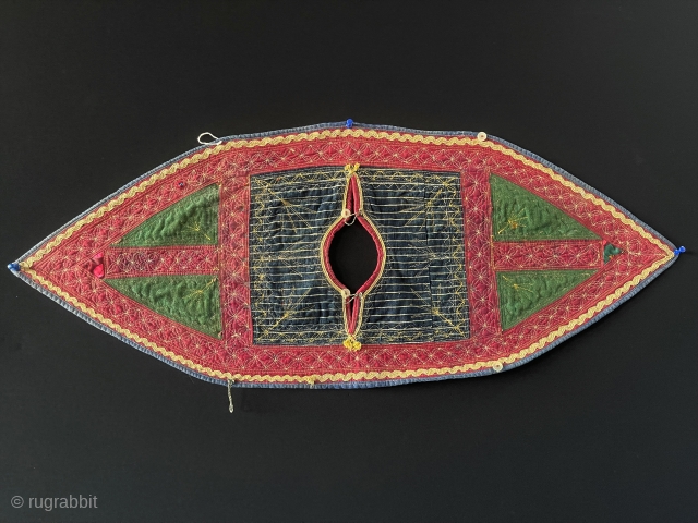 Ethnic Tribal Turkmen Silk Embroidered Ceremonial Baby Bib Size - ''40 cm x 32 cm''
Lenght : 80 cm.               