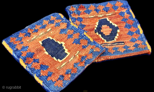 Caucasian pair of side spoon holder and mini bag. Fine weave with natural high altitude wool. Original backing minimalist design. Circa - 1920 - 30s. Size : 7.5'' x 7'' - ''18.5  ...