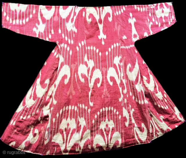 Uzbekistan Fargana Valley Silk women's İkat Chapan & Robe. Linen with floral design roller printed Russian cotton and silk İkat facing. İt has couple small patches from same ikat. İt can still  ...
